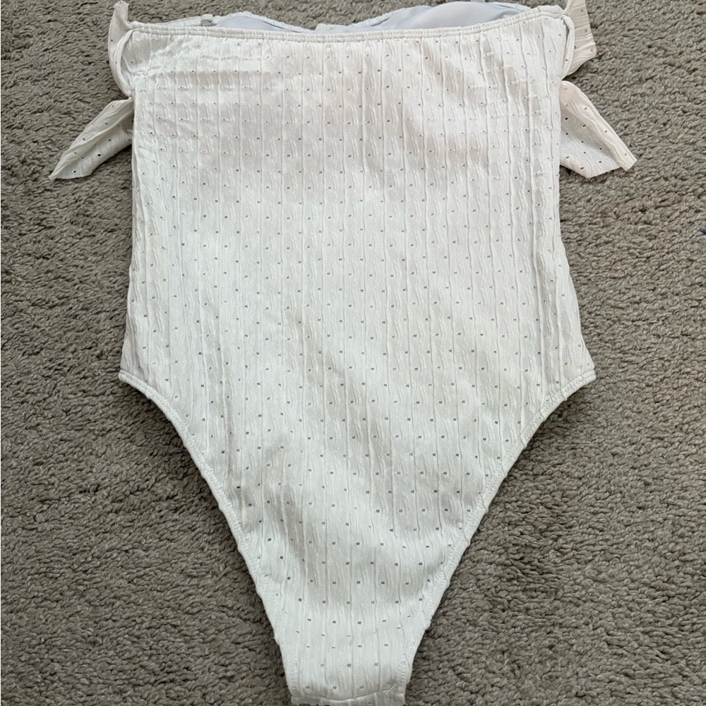 SHEIN Ruffle Trim Tube One Piece Swimsuit - Picture 5 of 7